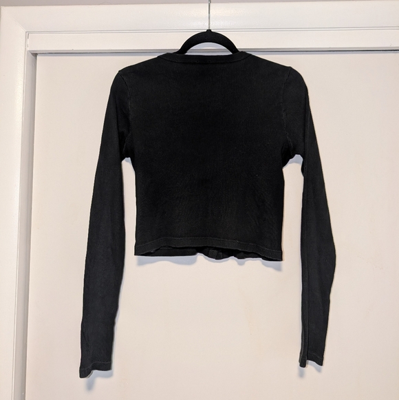 4/$16 ❇️ Brandy Melville Black Ribbed Long Sleeve Crop Top - Picture 3 of 4